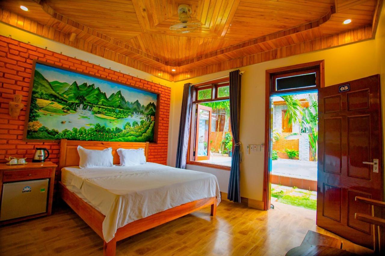 Hillside View Bungalow Homestay Фонг Нха Екстериор снимка